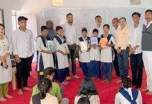 प्रजासत्ताक दिनाच्या निमित्त मारेगाव येथील सोशल मीडिया इन्फ्लुसर विलास झट्टे यांचेतर्फे शालेय भेटवस्तू वाटप