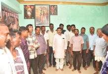 आमदार देवराव भोंगळे यांनी गोंडपिपरी तालुक्यातील पूरग्रस्त नागरिकांची घेतली भेट…