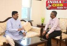 चंद्रपूर जिल्ह्यातील प्रश्नांसाठी आ. सुधीर मुनगंटीवार यांनी घेतली महसूल प्रधान सचिवांची भेट…