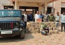 एटापल्ली पोलीसांनी केला अवैध दारु व महिंद्रा थार वाहनासह एकूण 14,90,000/- रुपयांचा मुद्देमाल जप्त