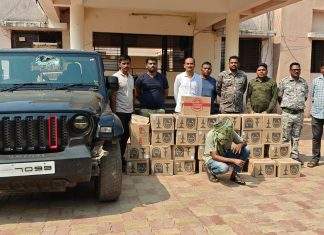 एटापल्ली पोलीसांनी केला अवैध दारु व महिंद्रा थार वाहनासह एकूण 14,90,000/- रुपयांचा मुद्देमाल जप्त